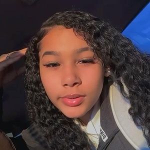 Meet your Posher, Paris